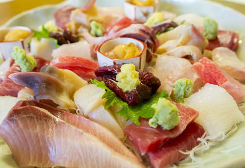 三陸の新鮮な魚介料理